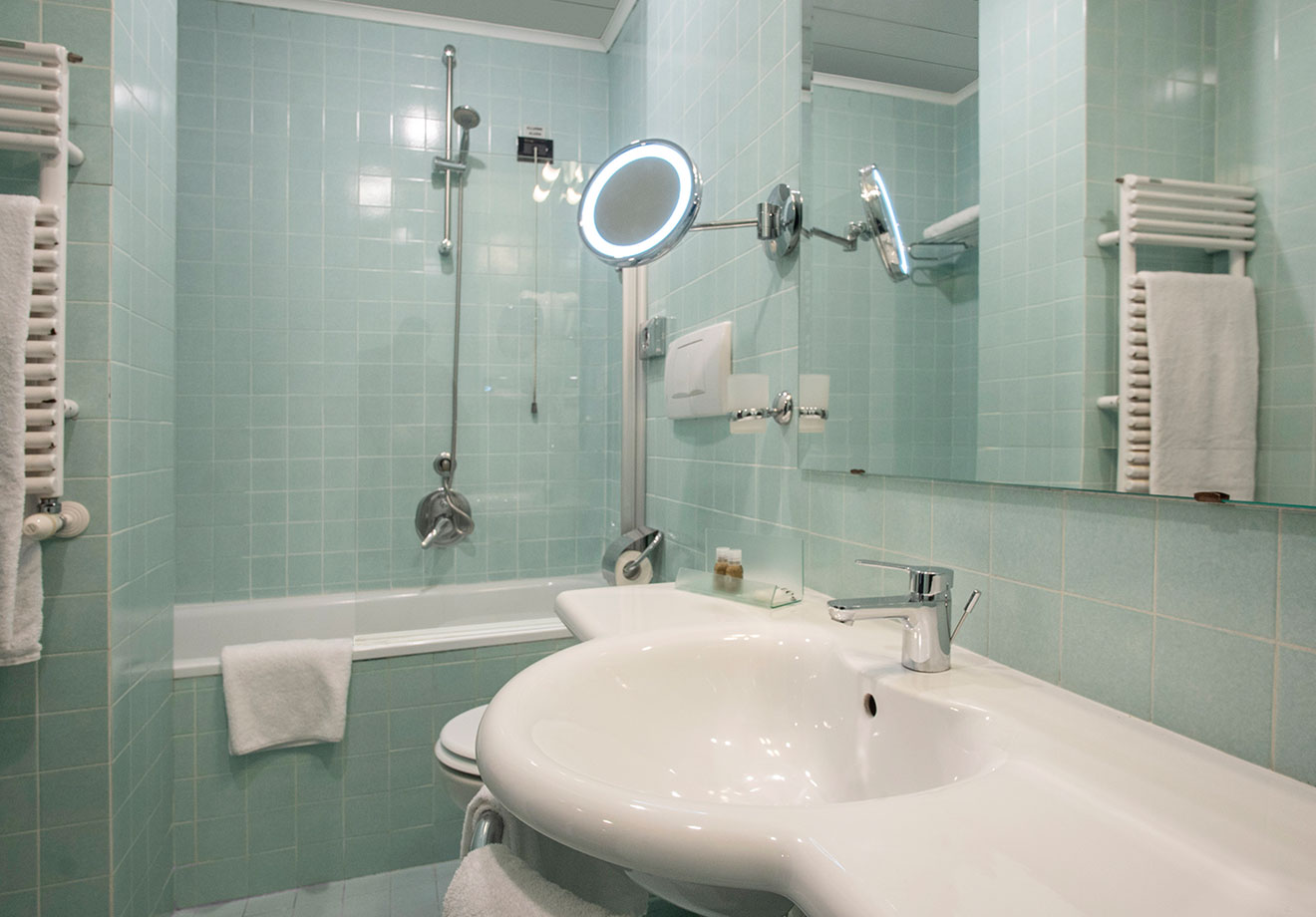 Small Double rooms in rome