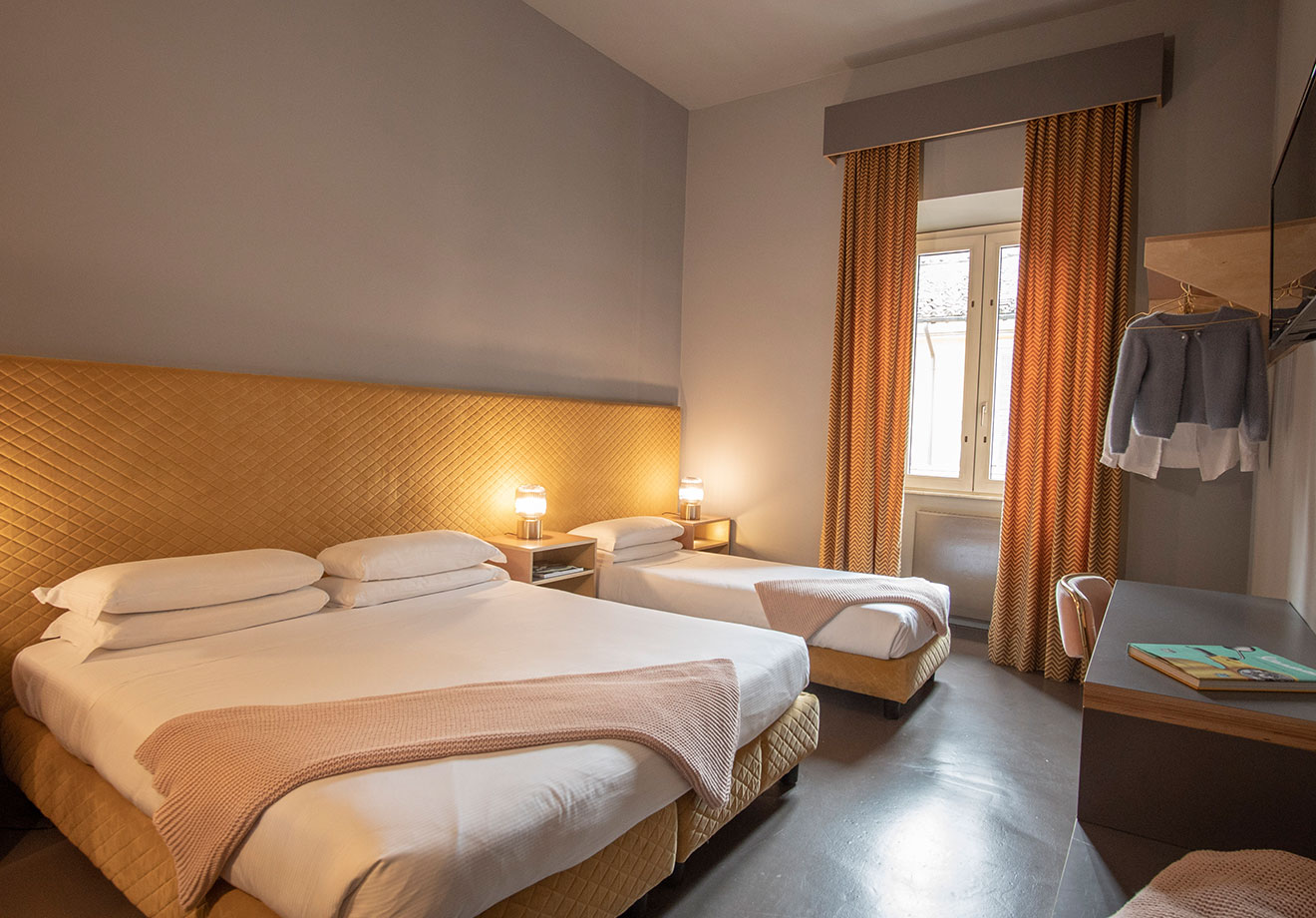 Rooms for Triple in rome